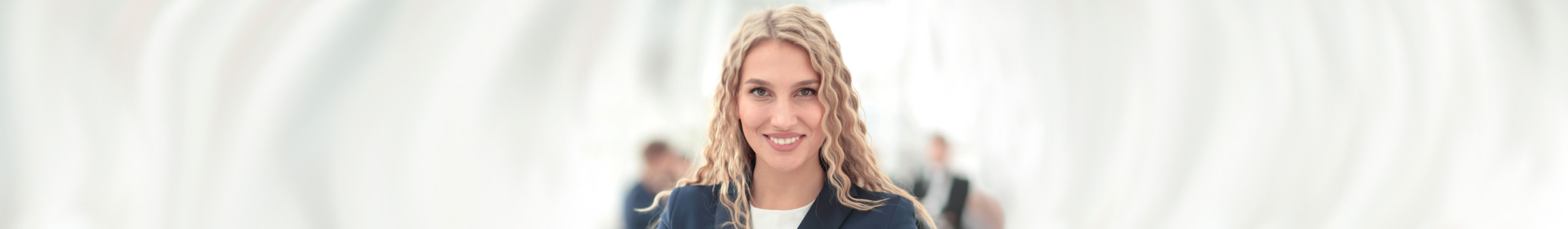 המחשה של אישה המעונינת ללמוד משפטים