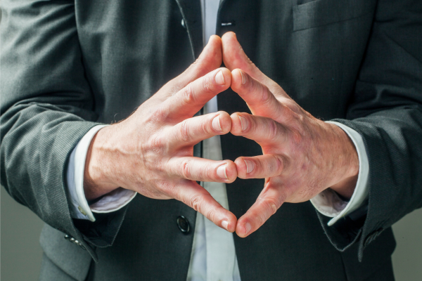 סדנה חווייתית: שפת גוף, נוכחות וניהול רושם ראשוני